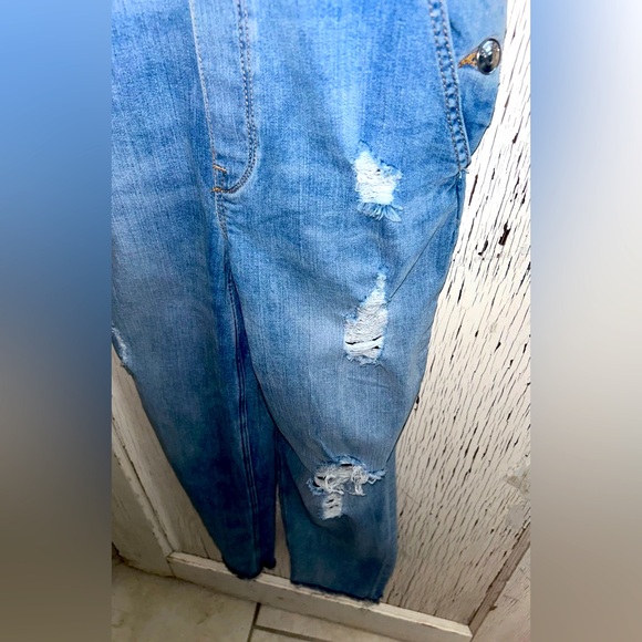 💙Distressed Denim Over-alls by H&M💙 - Picture 4 of 7